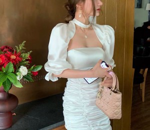 Đầm body trắng voan