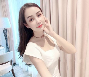 Đầm Cổ Vuông Cánh Tiên