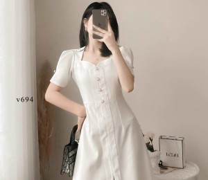 Đầm trắng xẻ phối nút Lagi Ngắn
