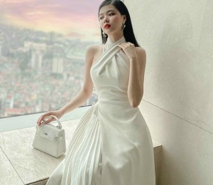 Đầm trắng yếm cột cổ dập li Xavia Dress