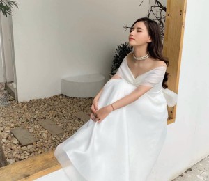 Đầm trễ vai phối lưới dáng dài