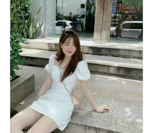 Váy trắng xoè hàng thiết kế
