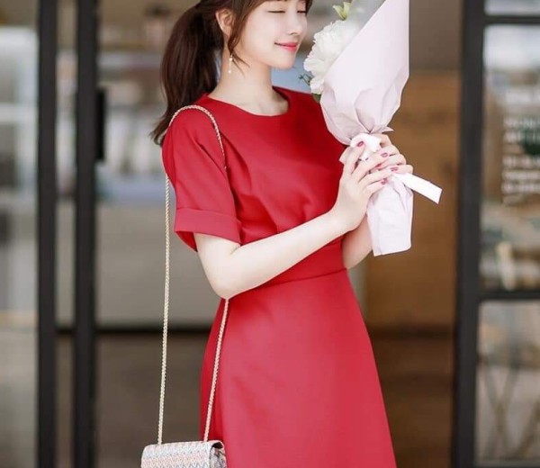 Đầm đỏ cổ tròn hàng thiết kế 
